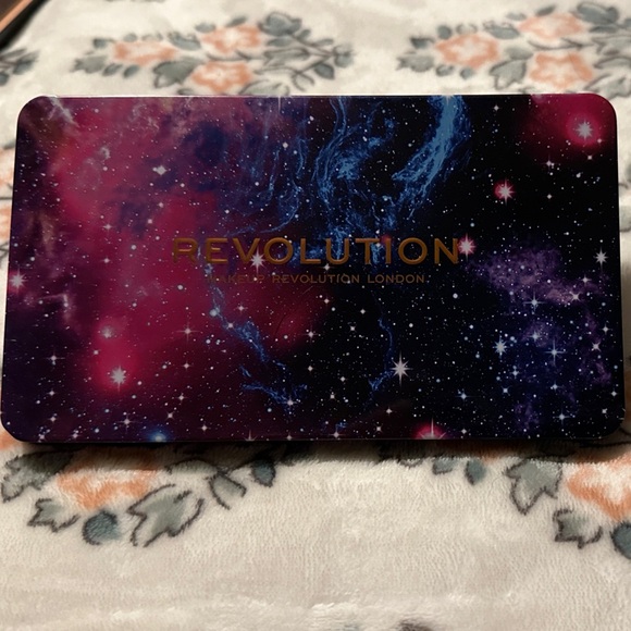Revolution Galaxy Eyeshadow Palette - Picture 1 of 8